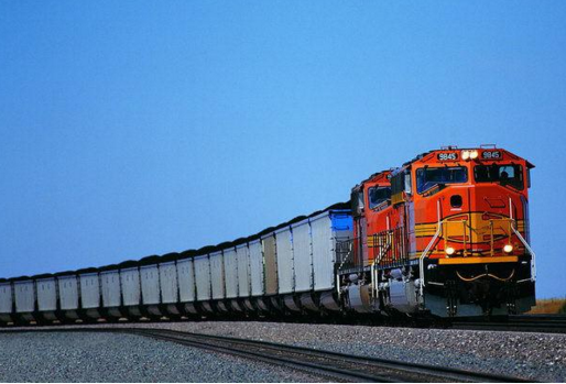 在控制中港物流运输成本的过程中要进行综合治理